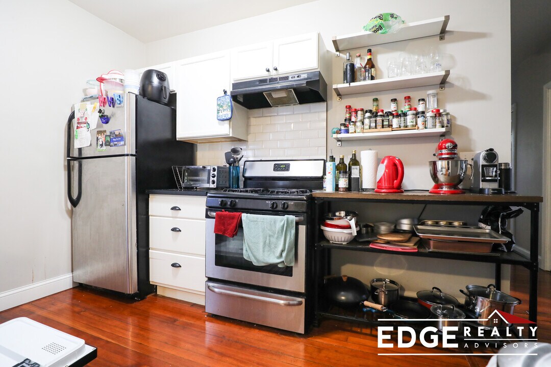 4 Rockledge St, Unit 1 in Boston, MA - Building Photo