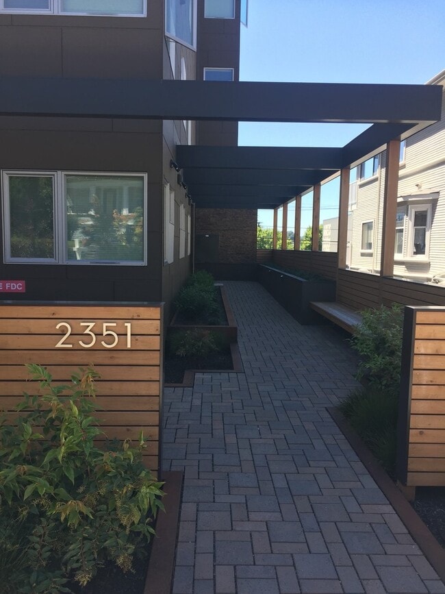 2351 Franklin Ave E in Seattle, WA - Building Photo - Building Photo