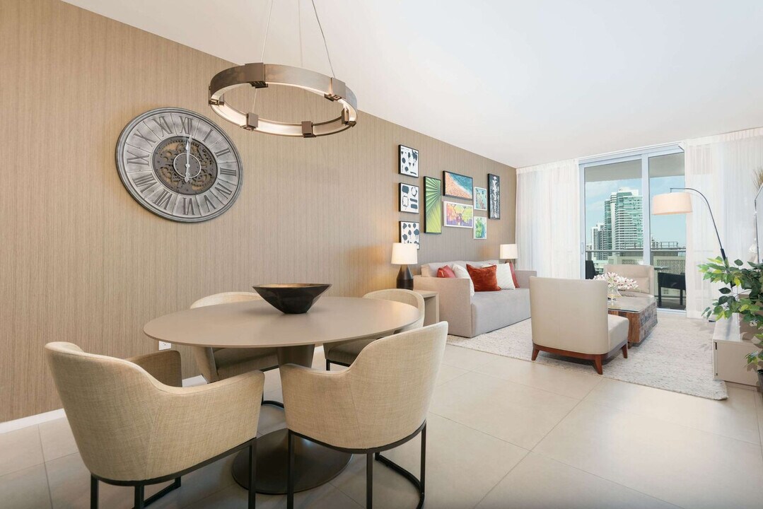 4111 S Ocean Dr in Hollywood, FL - Building Photo