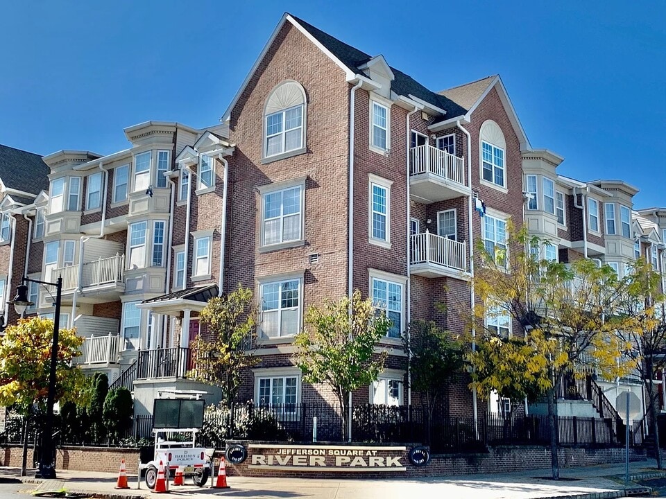 200 Dey St, Unit 262 in Harrison, NJ - Foto de edificio