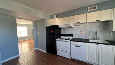 9250 E Girard Ave in Denver, CO - Building Photo - Building Photo