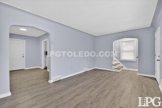 1665 Burgoyne Dr in Toledo, OH - Foto de edificio - Building Photo