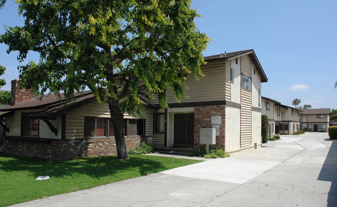 17610 Cameron St in Huntington Beach, CA - Building Photo