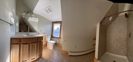 19 Hickok Pl, Unit 3 in Burlington, VT - Foto de edificio - Building Photo