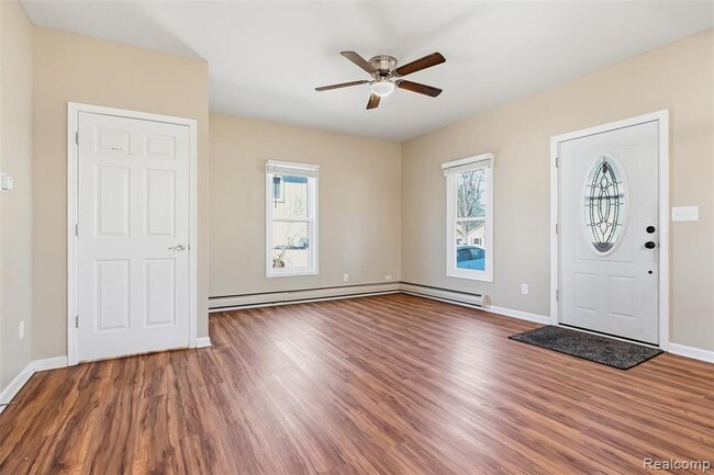 532 E Broad St in Linden, MI - Building Photo - Building Photo