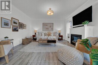 25 Sprucewood Crescent in Bowmanville, ON - Building Photo - Building Photo