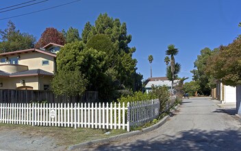 3225 Scriver St in Santa Cruz, CA - Foto de edificio - Building Photo
