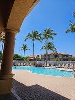 15590 Ocean Walk Cir in Ft. Myers, FL - Building Photo
