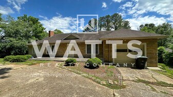 365 Killough Cir in Birmingham, AL - Building Photo