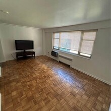 11820 Edgewater Dr in Lakewood, OH - Building Photo - Building Photo