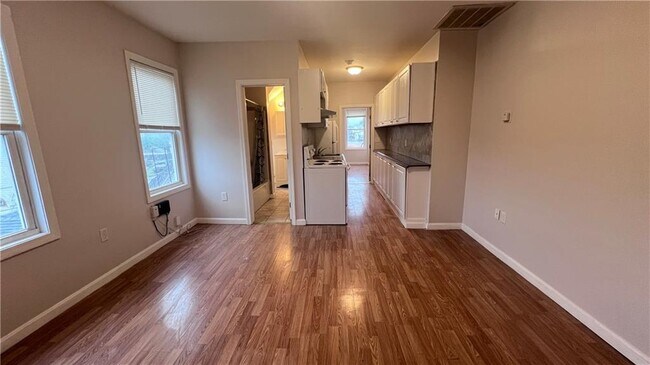 10 St Mary St in West Warwick, RI - Building Photo - Building Photo