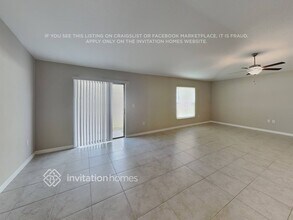11176 Riley Pines Cir in Gibsonton, FL - Foto de edificio - Building Photo