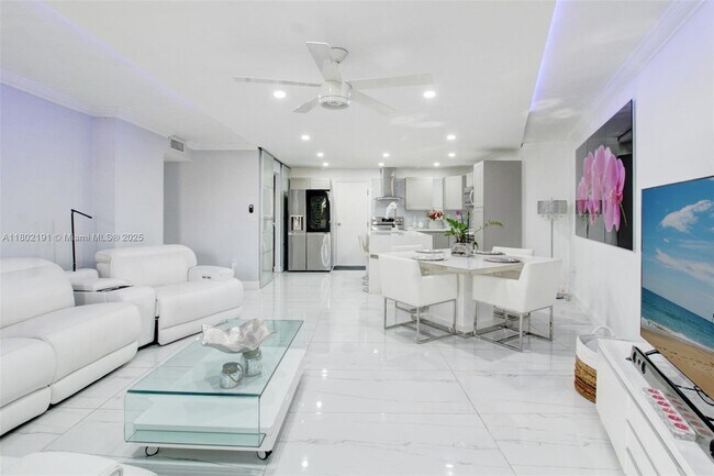 property at 13951 Kendale Lakes Cir