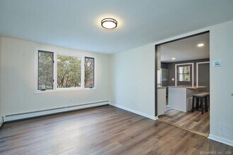 4 Fermily Ln in Westport, CT - Building Photo - Building Photo