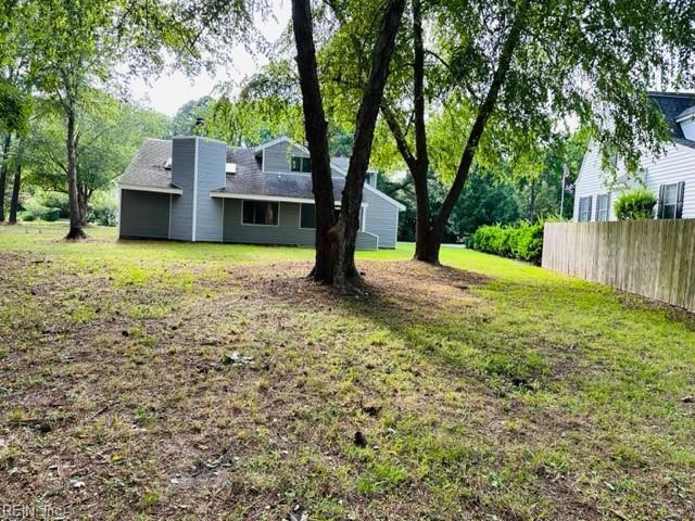 2465 Entrada Dr in Virginia Beach, VA - Building Photo