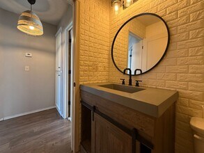 11420 E Pine Meadow Ct in Wichita, KS - Foto de edificio - Building Photo