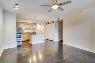 4605 Cedar Springs Rd in Dallas, TX - Building Photo - Building Photo