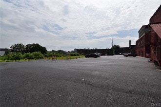 152 Court St in Watertown, NY - Building Photo - Building Photo