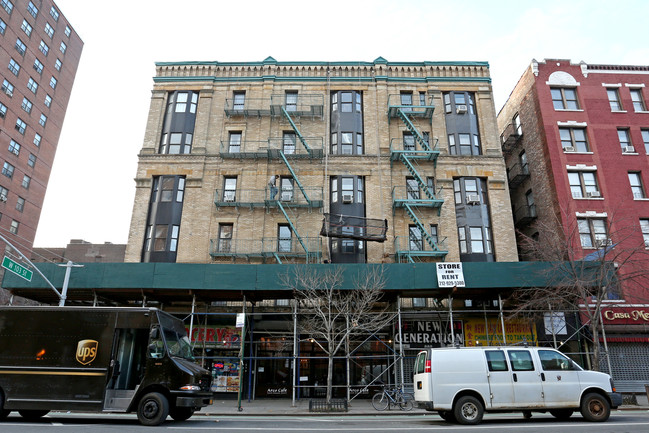 882-886 Amsterdam Ave in New York, NY - Foto de edificio - Building Photo