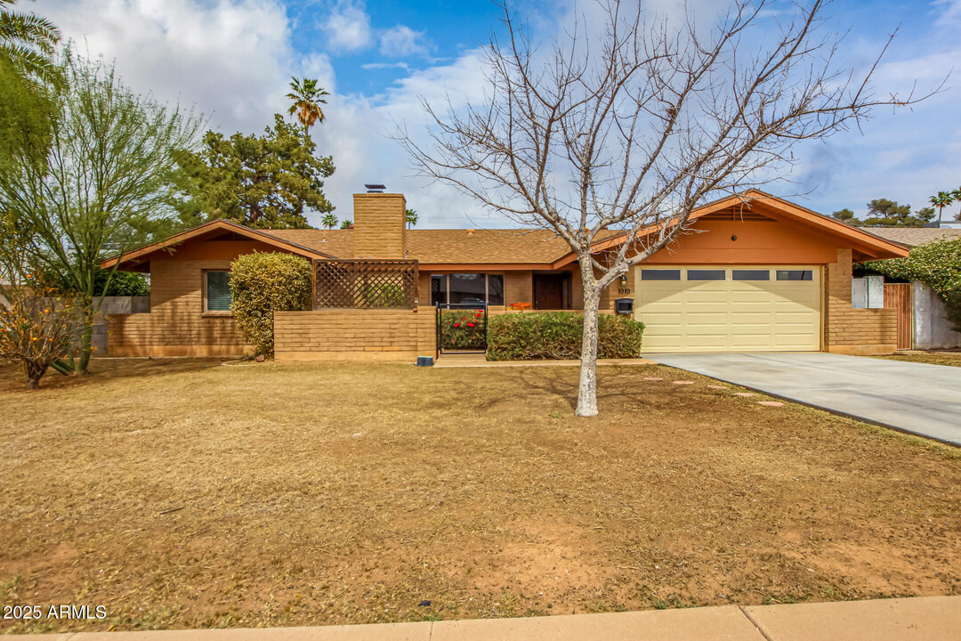 1010 E Loyola Dr in Tempe, AZ - Building Photo