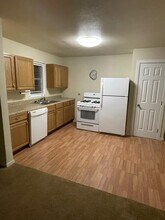 140 W. Darby in Bridge City, TX - Building Photo - Building Photo