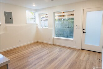 9234 35th Ave SW in Seattle, WA - Building Photo - Building Photo