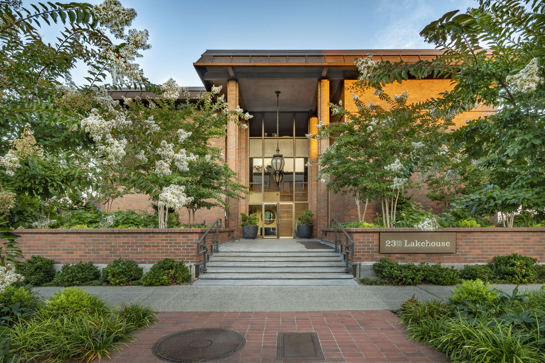 2320 43rd Ave E in Seattle, WA - Building Photo