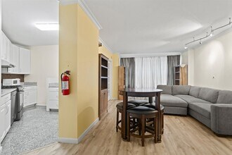 7004 JFK Blvd E in Guttenberg, NJ - Building Photo - Building Photo