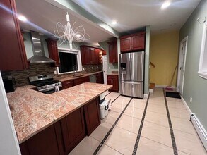 21 Everett St in Medford, MA - Building Photo - Building Photo
