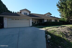 2062 Sapra St in Thousand Oaks, CA - Building Photo