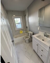 12 Lawrence St, Unit 12 in Watertown, MA - Building Photo - Building Photo