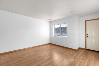 2608 N Career Ave in Sioux Falls, SD - Building Photo - Building Photo