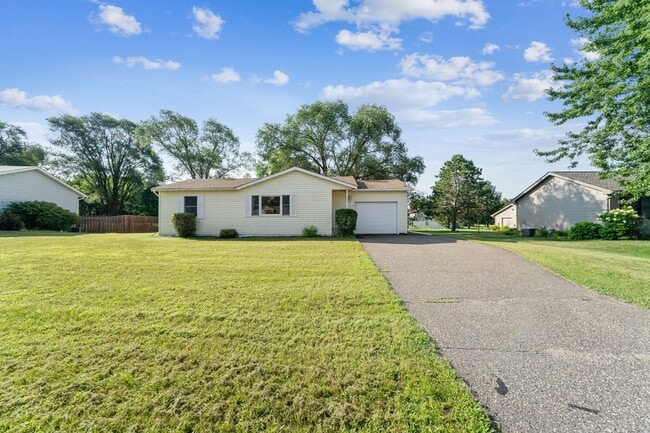 512 Sommers Landing Rd N in Hudson, WI - Building Photo - Building Photo