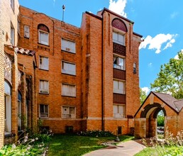 Majestic Apartments in Detroit, MI - Building Photo - Building Photo