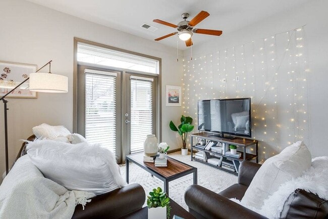 The James in Richmond, VA - Foto de edificio - Building Photo