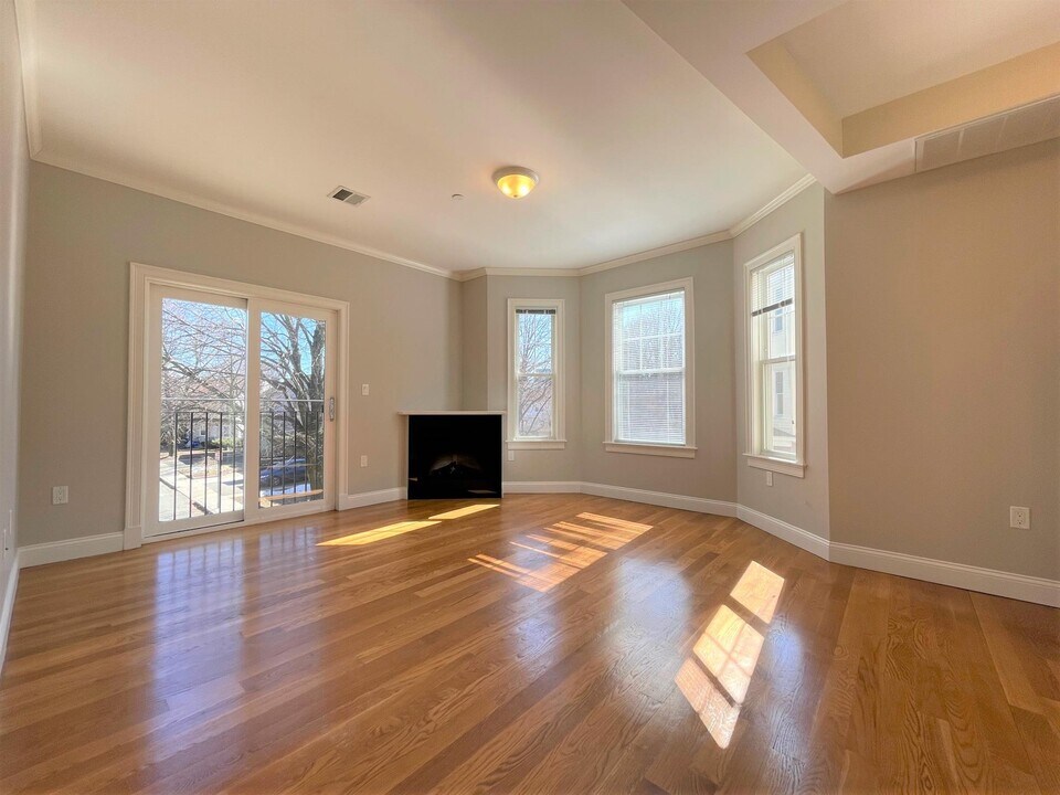 3 Marney St, Unit 2 in Cambridge, MA - Foto de edificio