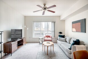 10410 NE 2nd St in Bellevue, WA - Building Photo