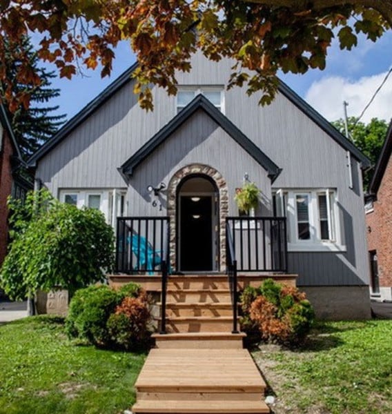 61 Roy St