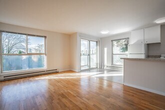 615 Summit Apartments in Seattle, WA - Building Photo - Building Photo