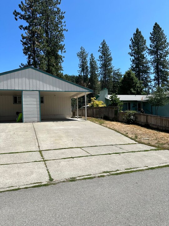 2112-2112 N 13th St in Coeur d'Alene, ID - Building Photo
