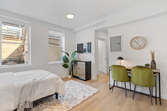 1650 W Roscoe St in Chicago, IL - Building Photo - Building Photo