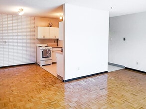 1025 Munroe Avenue in Winnipeg, MB - Building Photo - Building Photo