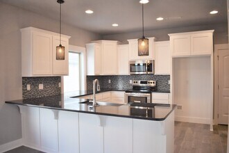 652 N Malbec Rd in Fayetteville, AR - Building Photo - Building Photo