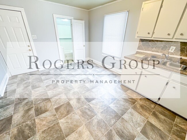 908 Crozier St in Henderson, NC - Foto de edificio - Building Photo