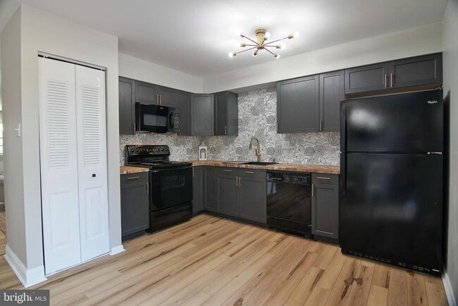 2705 Walnut Ridge Dr in Pottstown, PA - Building Photo - Building Photo