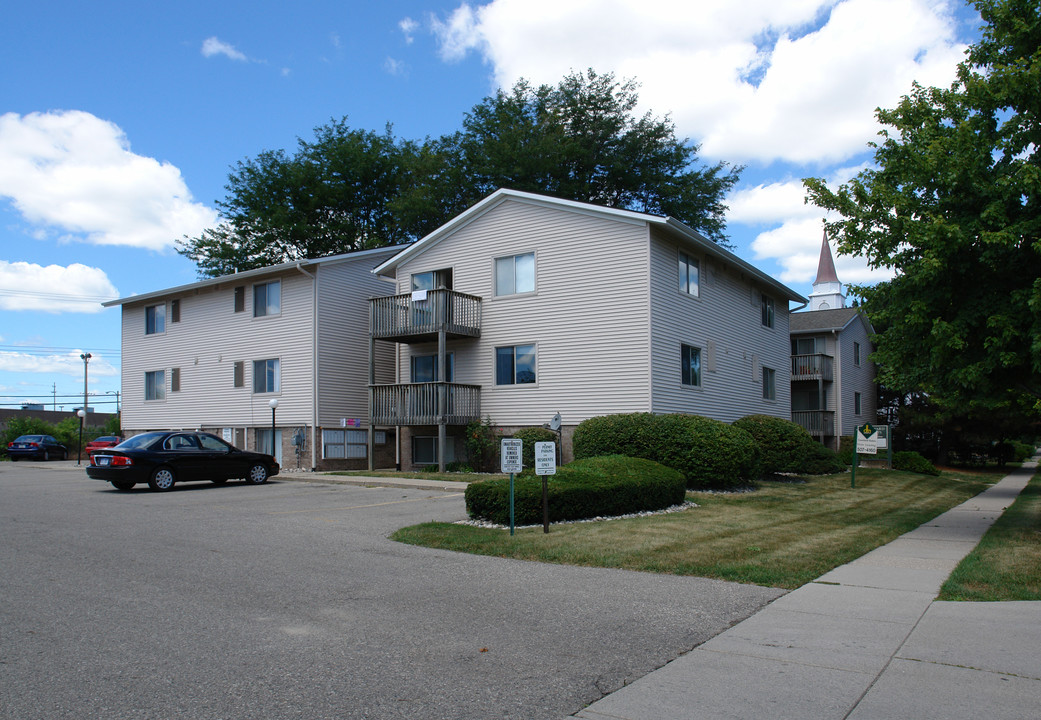 Courtyard Flatlets in East Lansing, MI - Foto de edificio