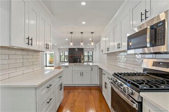 50 Pondview Rd in Rye, NY - Building Photo - Building Photo