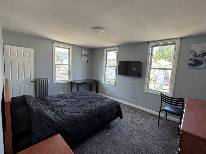 450 Walnut St in Luzerne, PA - Building Photo