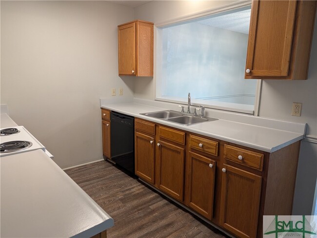 property at 1039 N Ash St