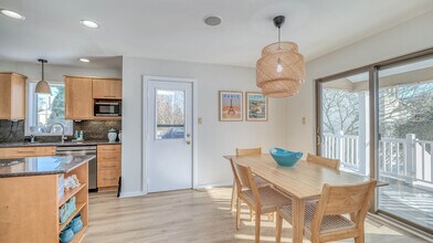 6 Brunswick Ct in Margate City, NJ - Foto de edificio - Building Photo